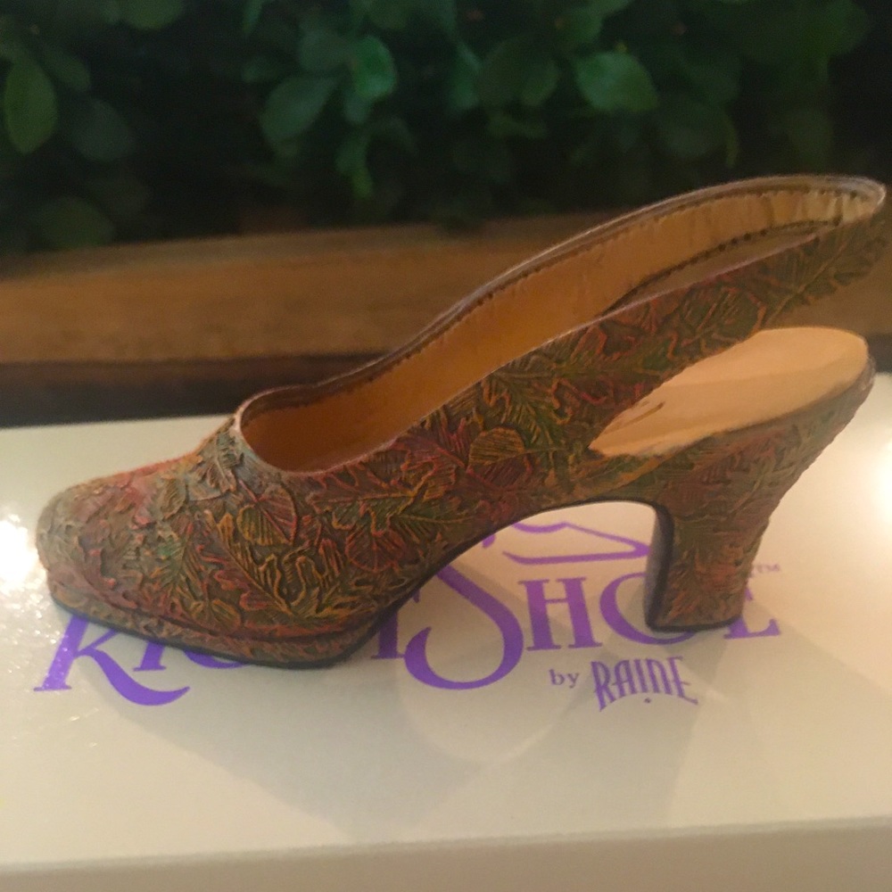 Just The Right Shoe Figurine